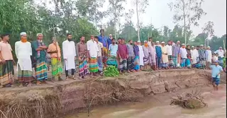 যমুনার ভাঙনে বিলীন গ্রাম, অবৈধ বালু উত্তোলনে ক্ষোভে ফুঁসছেন স্থানীয়রা